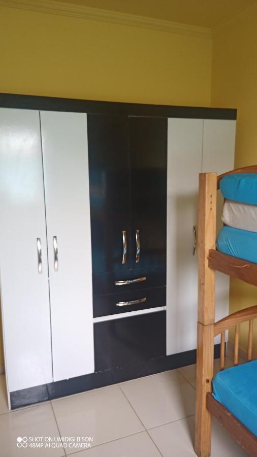 Casa Com Piscina , Churrasqueira, Wi-Fi, Em Rua De Areia A 1Km Da Praia, Bairro Sussegado, Proibido Uso De Som Extremamente Alto Ideal Para Descansar Itanhaém Exterior foto